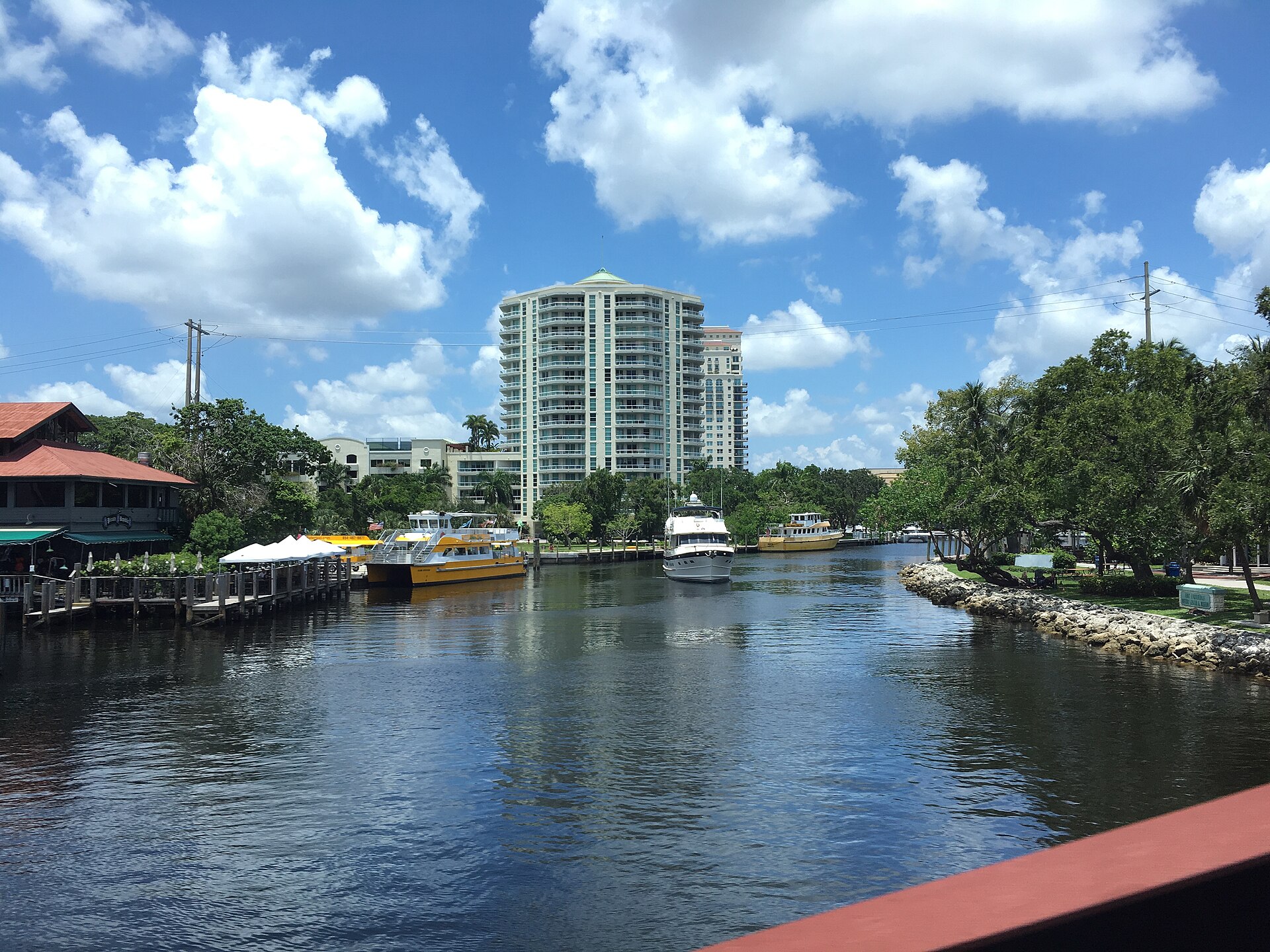 Briny Irish Pub/Brightline Train Station Ferry Terminal