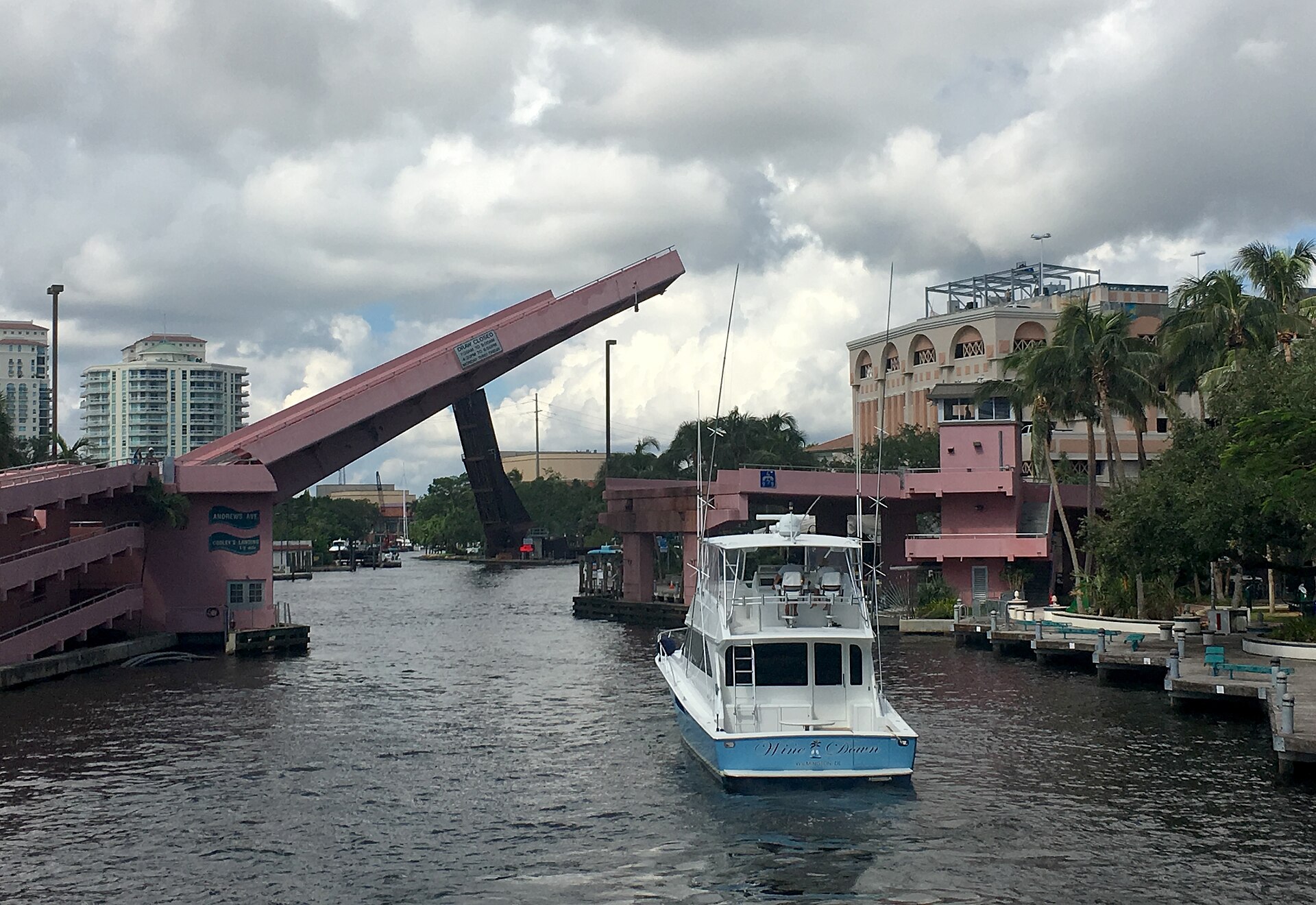 The Historic Downtowner Saloon Ferry Terminal